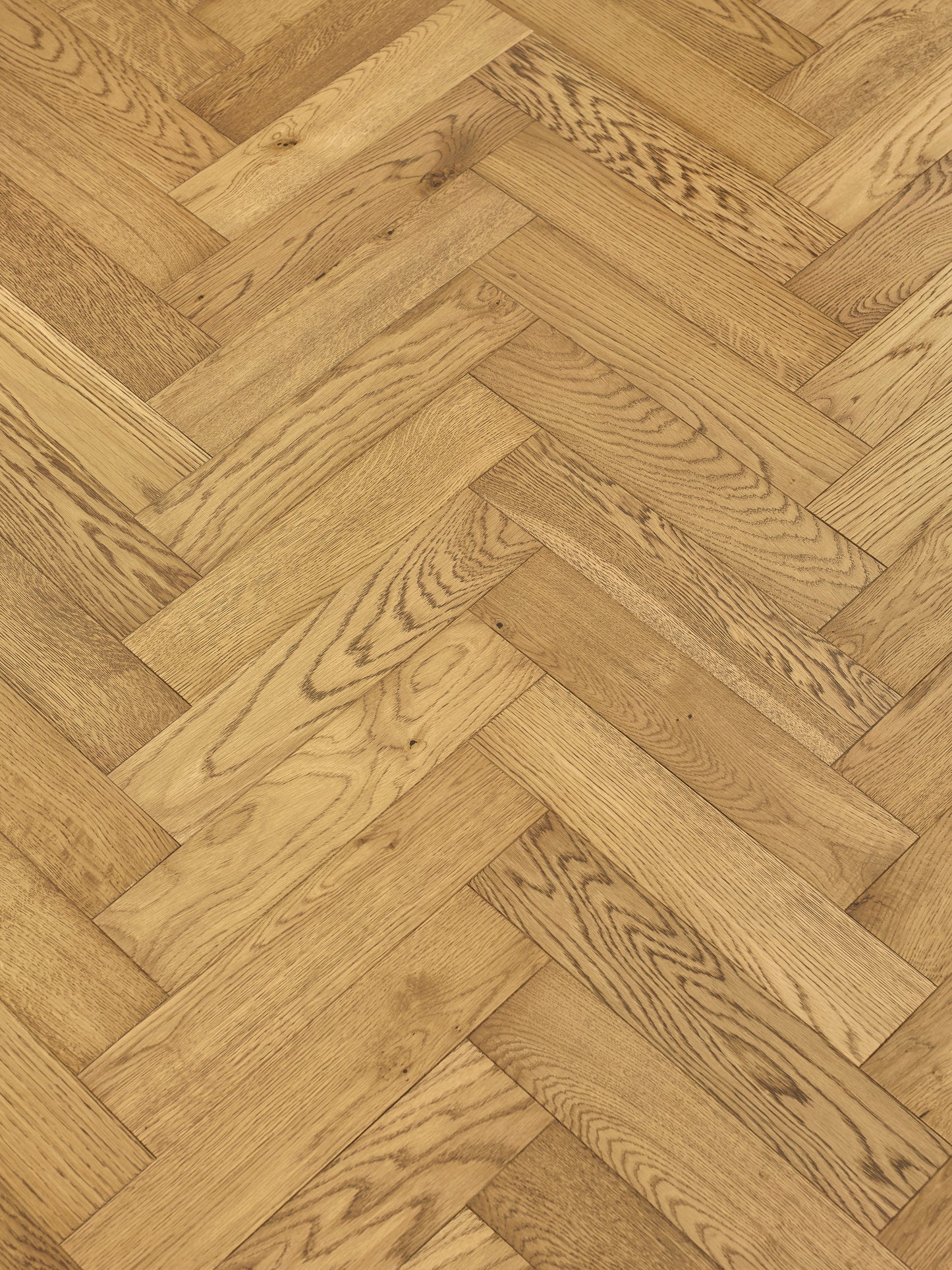 Fumee Engineered Oak Herringbone