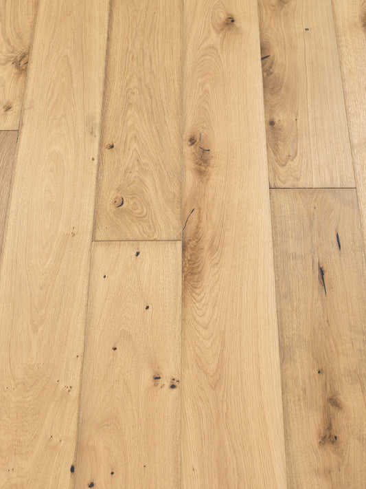Canvas 5% Engineered Oak Wide Plank